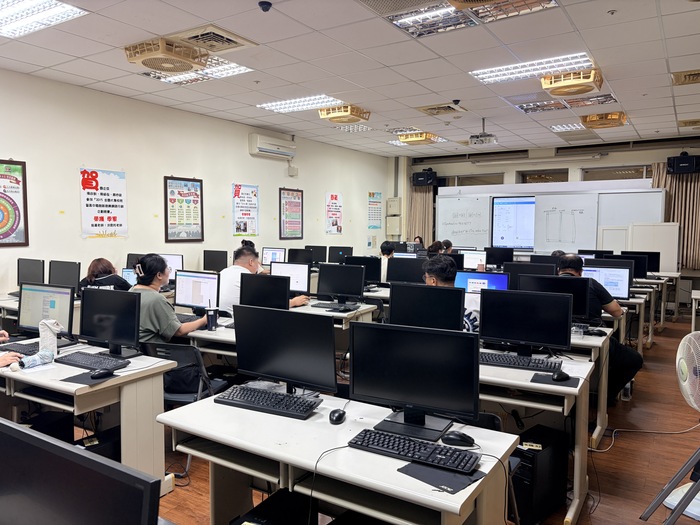 115年07月07日(二)、07月14日(二)AI 輔助研究論文簡報設計：從論文架構到學術發表研習營計畫書圖片