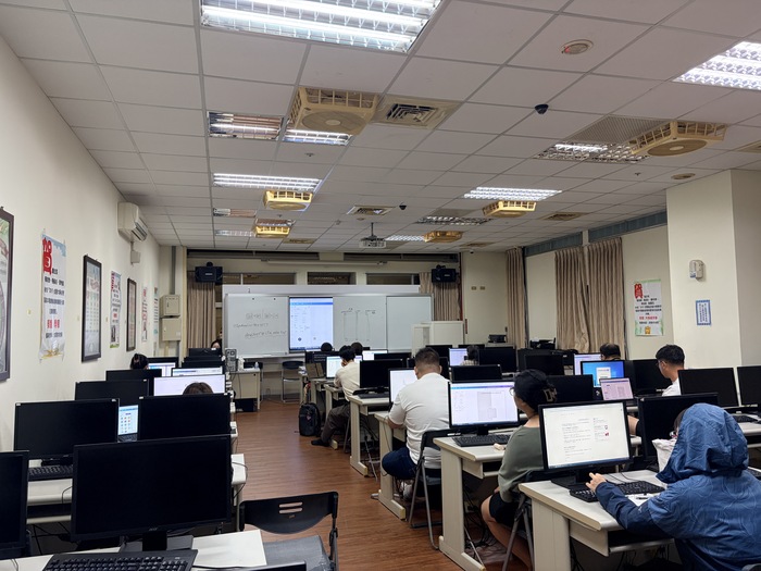 115年07月07日(二)、07月14日(二)AI 輔助研究論文簡報設計：從論文架構到學術發表研習營計畫書圖片